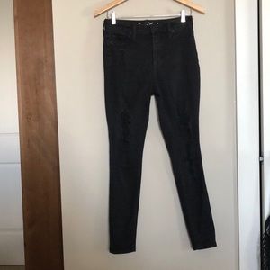 Black Ripped Skinny jeans